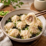 Classic Pork Wontons 经典鲜肉馄饨 (10 pcs)